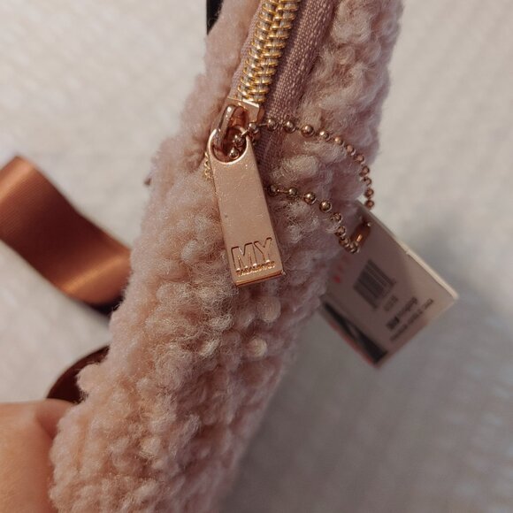NWT MY TAGALONGS SHERPA PHONE SLING CROSSBODY - Picture 5 of 10